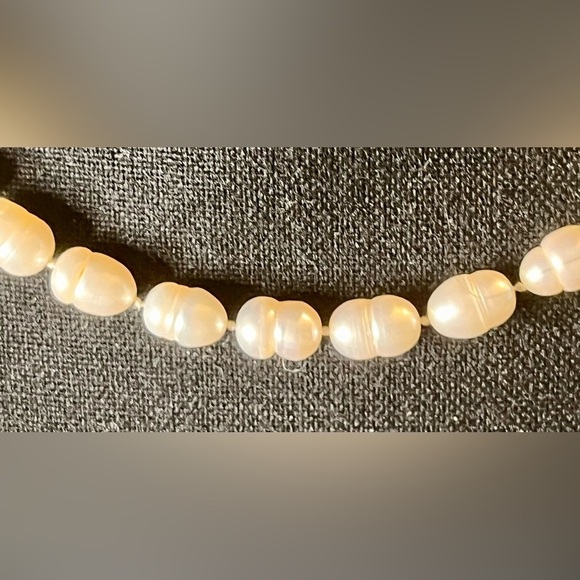 Biwa Baroque 18” Pearl Necklace VTG Safety Clasp Knotted Silk Elegant Shining - Picture 3 of 10